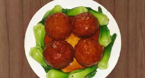 熊猫四喜丸子吃瓜视频,萌态可掬，欢乐无限