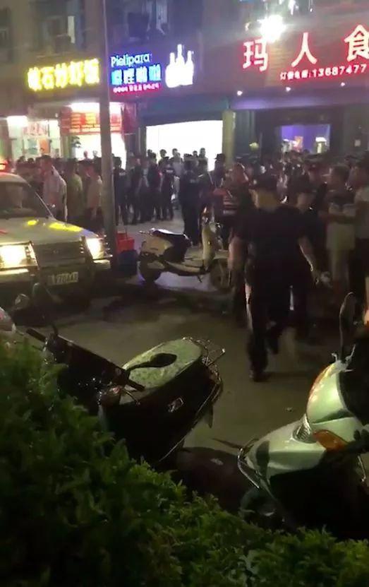 潮汕人吃瓜的视频,瓜果飘香，共享欢乐时光