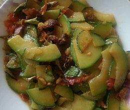 小瓜怎么炒减脂吃的视频,轻松减脂的健康美味